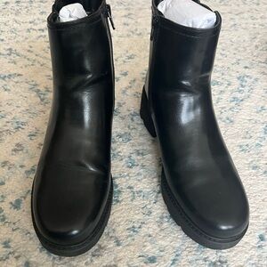 Naturalizer Women's Black Ankle Booties